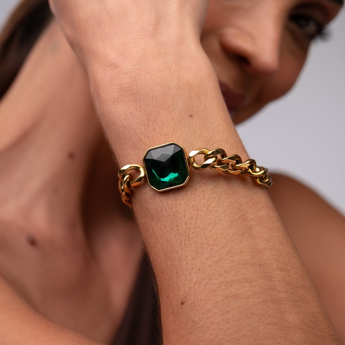 Rich Emerald Green Stone Bracelet - 18k Gold Plated